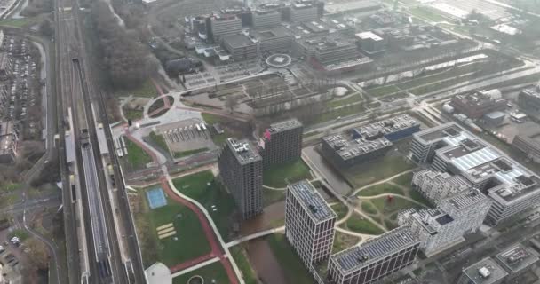 Amsterdam, 1 Ocak 2022, Hollanda. Amsterdam Universitair Medische Centra UMC hastanesi hava aracı. — Stok video