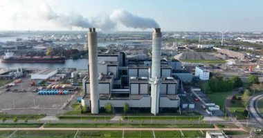 Amsterdam, 23 Nisan 2022, Hollanda 'da. baca atığı yakma bertaraf yenileme işleme tesisi. Elektrik üreticisi sektörü iş kurma.