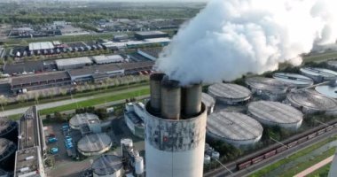 Amsterdam, 23 Nisan 2022, Hollanda 'da. baca atığı yakma bertaraf yenileme işleme tesisi. Elektrik üreticisi sektörü iş kurma.
