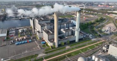 Amsterdam, 23 Nisan 2022, Hollanda 'da. baca atığı yakma bertaraf yenileme işleme tesisi. Elektrik üreticisi sektörü iş kurma.
