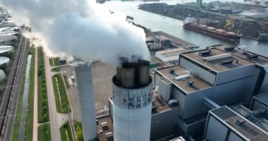 Amsterdam, 23 Nisan 2022, Hollanda 'da. baca atığı yakma bertaraf yenileme işleme tesisi. Elektrik üreticisi sektörü iş kurma.