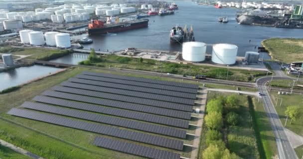 Amsterdam April 2022 Niederlande Solarfeld Elektrische Ausrüstung Für Erneuerbare Energiequellen — Stockvideo