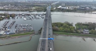 Hollanda 'nın Amsterdam A10 karayolu altyapısı. Hava aracı genel değerlendirmesi.