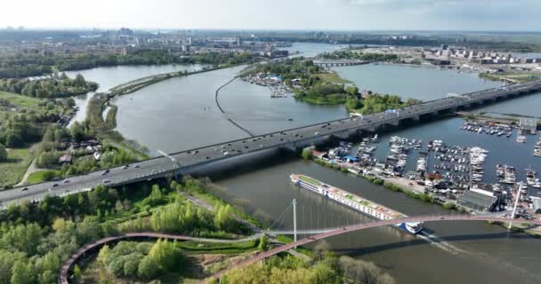 Пассажирское Круизное Паромное Судно Поездка Городу Европейский Круиз Амстердаму Рейнканалу — стоковое видео