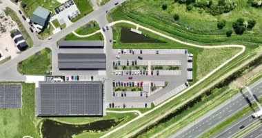 Almere Oosterwold, 11 Haziran 2022, Hollanda. Lidl enerji ve CO2 nötr süpermarket sürdürülebilir ve dairesel malzemelerle yapıldı. Sıfır ayak izi ve emisyon.