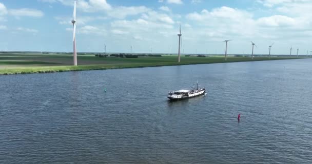 Výroba Větrné Energie Prostřednictvím Systémů Větrných Turbín Zelená Udržitelná Alternativní — Stock video