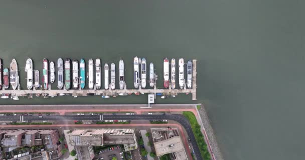 Woonboot Woonboot Woonfunctie Wonen Een Ark Schip Huisvesting Pier Dock — Stockvideo