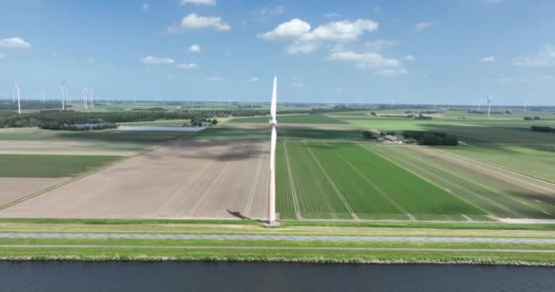 Výroba Větrné Energie Prostřednictvím Systémů Větrných Turbín Zelená Udržitelná Alternativní — Stock video