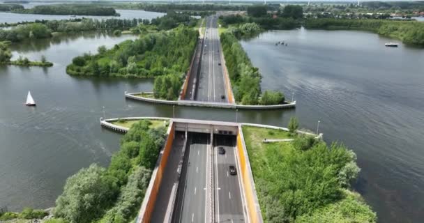 Aquädukt Veluwemeer Der Nähe Von Harderwijk Transportiert Asphaltautobahn Für Den — Stockvideo
