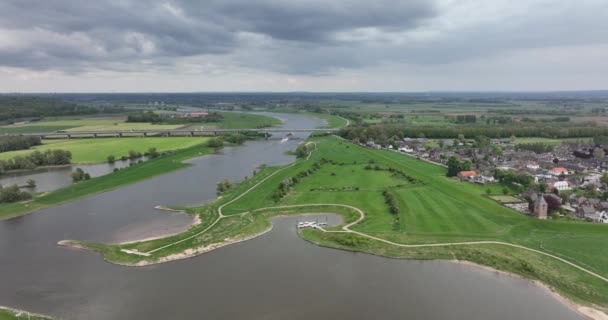 Heteren Dorp Aan Neder Rijn Nederlandse Provincie Gelderland Uitzicht Rivier — Stockvideo