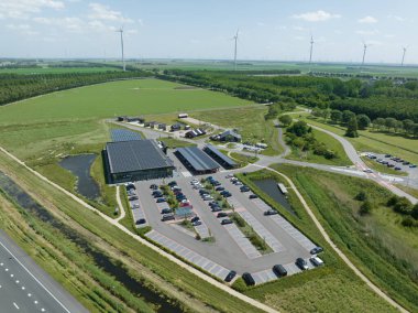 Almere Oosterwold, 11 Haziran 2022, Hollanda. Lidl enerji ve CO2 nötr süpermarket sürdürülebilir ve dairesel malzemelerle yapıldı. Sıfır ayak izi ve emisyon.
