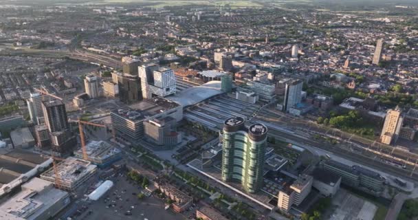 Şehirdeki Utrecht Kentsel Şehir Silueti Merkez Istasyon Bölgesi Mimari Gayrimenkul — Stok video