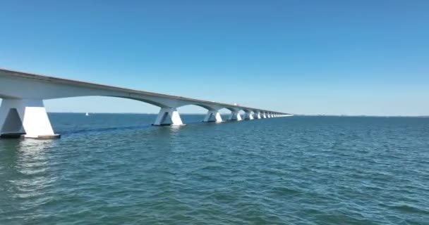 Zeelandbrug Ατελείωτη Γέφυρα Μεταφορά Γέφυρα Οδική Σύνδεση Πάνω Από Νερό — Αρχείο Βίντεο