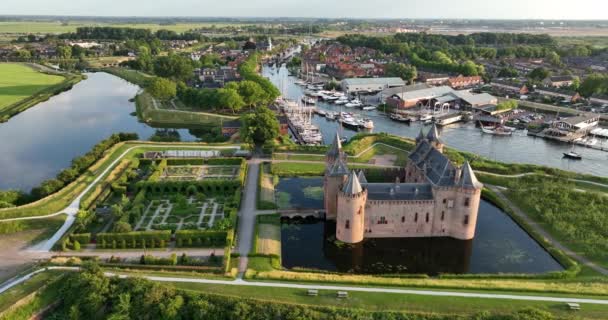 Mittelalterliche Festung Burg Restauriert Kulturdenkmal Für Touristische Museumszwecke Luftaufnahme Aus — Stockvideo