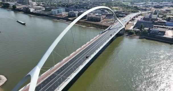 Oversteek Zwany Także City Bridge Jest Mostem Dla Ruchu Samochodowego — Wideo stockowe