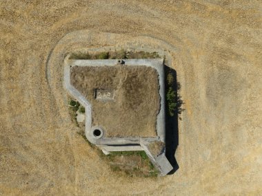 Dünya Savaşı 2. Dünya Savaşı 2. Dünya Savaşı sığınağı bombardıman ve bombardımanlara karşı koruma sağlayan askeri savunma yapısını güçlendirdi. Zoutelande ve Vlissingen yakınlarında Hollanda.