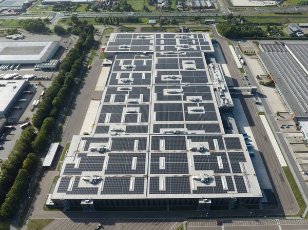 En büyük ve en otomatik dağıtım Dağıtım Merkezi Zalando Bleiswijk