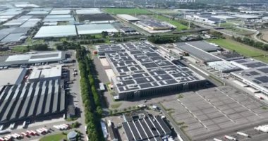 En büyük ve en otomatik dağıtım Dağıtım Merkezi Zalando Bleiswijk