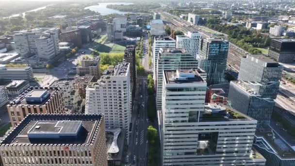 アムステルダム 2022年10月6日 オランダ アムステルダムZuidas高層金融地区オフィスビル 国内外の企業 インフラ — ストック動画