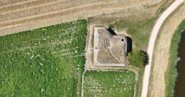 Dünya Savaşı 2. Dünya Savaşı sığınağı bombardıman ve bombardımanlara karşı koruma sağlayan askeri savunma yapısını güçlendirdi. Zoutelande ve Vlissingen yakınlarında Hollanda.