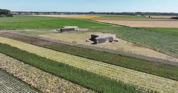 Andra Världskriget Ww2 Bunker Befästning Militär Försvarsstruktur Som Ger Ett — Stockvideo