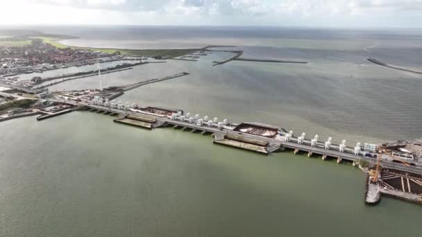 Κατασκευή Afsluitdijk Αντλιοστάσια Νέων Υδατοφρακτών Και Του Κοντά Στο Den — Αρχείο Βίντεο