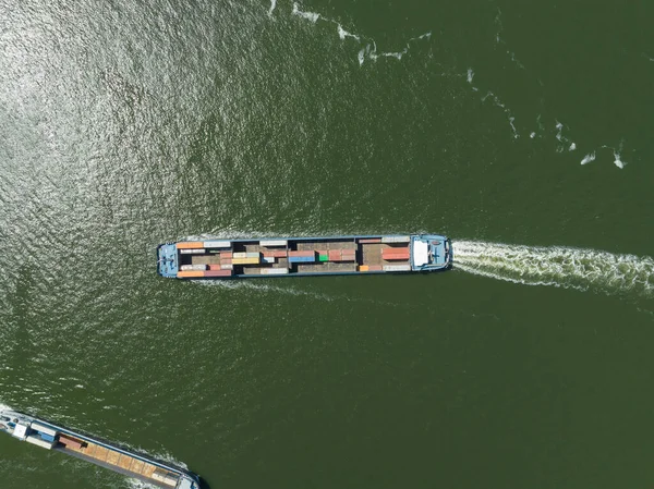 Konteynır Nakliyesi Lojistik Dağıtımı Için Nakliye Gemisinin Alt Görüntüsü Gemi — Stok fotoğraf