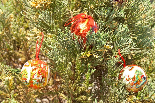 Świąteczne dekoracje na choince — Zdjęcie stockowe