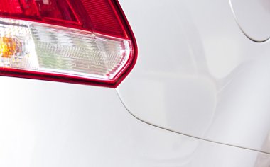aracın arka stop lamba ve yan panel soyut portre