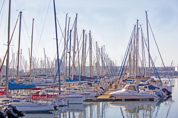 Visa av båtar förtöjda i durban hamnen södra Afrika — Stockfoto