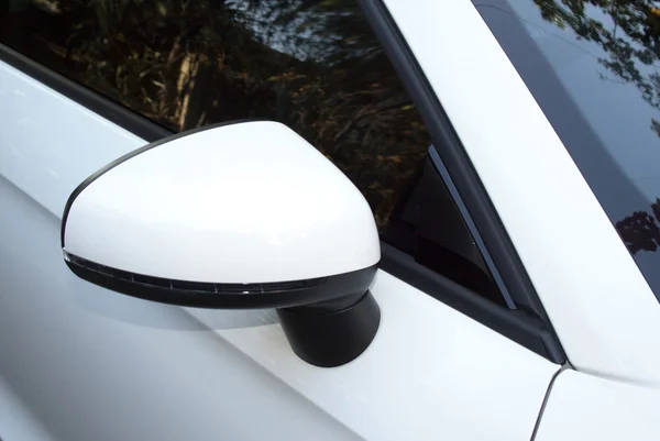 Abstract Closeup Side View of Rear-view Mirror And Vehicle — Stock Photo, Image