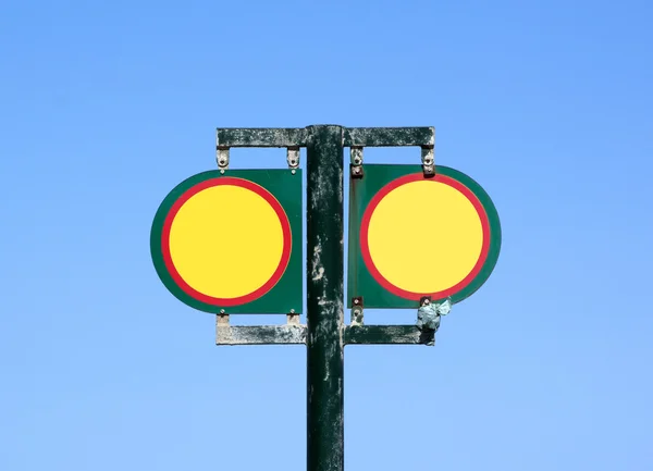 Twin isolado em branco amarelo e vermelho sinais de precaução — Fotografia de Stock