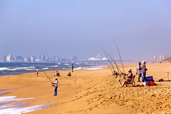 Pescadores en La Lucia Beach en Durban Sudáfrica — Foto de Stock