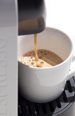 nespresso kahve makinesi kahve ile dolu Kupası