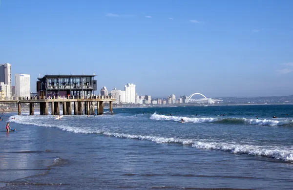 People Surfing and Swimming in Sea in Durban — Stock Photo, Image