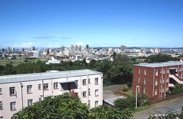 Paisaje urbano y suburbano en Durban Sudáfrica — Foto de Stock