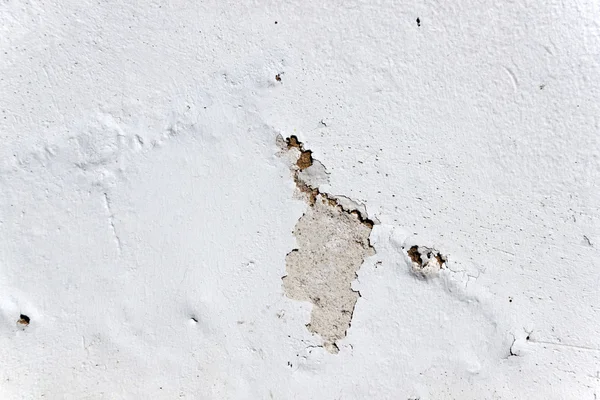 Deterioramento della parete esterna a causa dell'umidità crescente — Foto Stock
