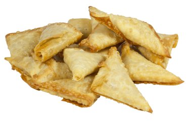 katlanmış ve taze kızarmış samoosas yığını