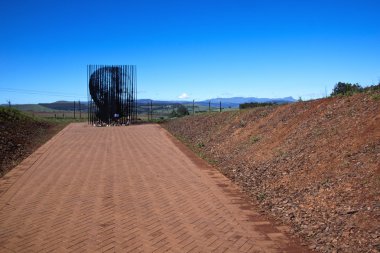 metal heykel Nelson mandela howick yakalama sitesinde