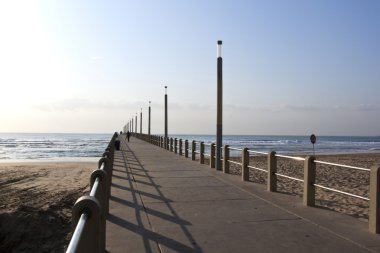 Durban, Güney Afrika, denize giden yaya Pier