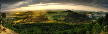 sabah erken panorama görüntülemek için kırsal.
