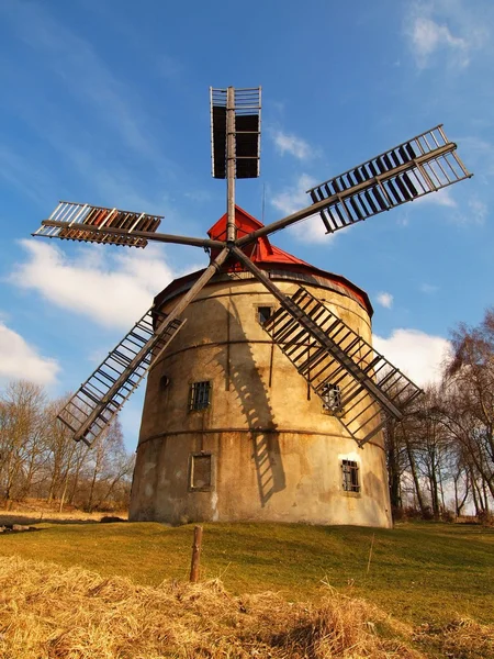 Renewal wind mill house into summer house. New red roof, repaired wind blades. — Stock Photo, Image