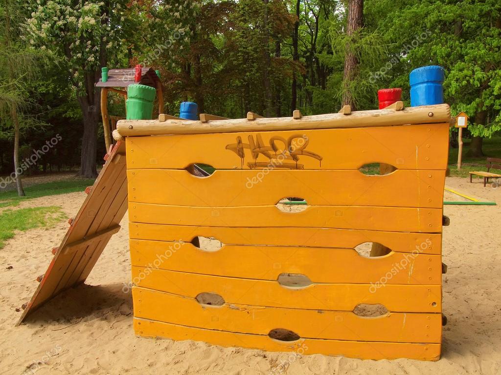 kids wooden climbing