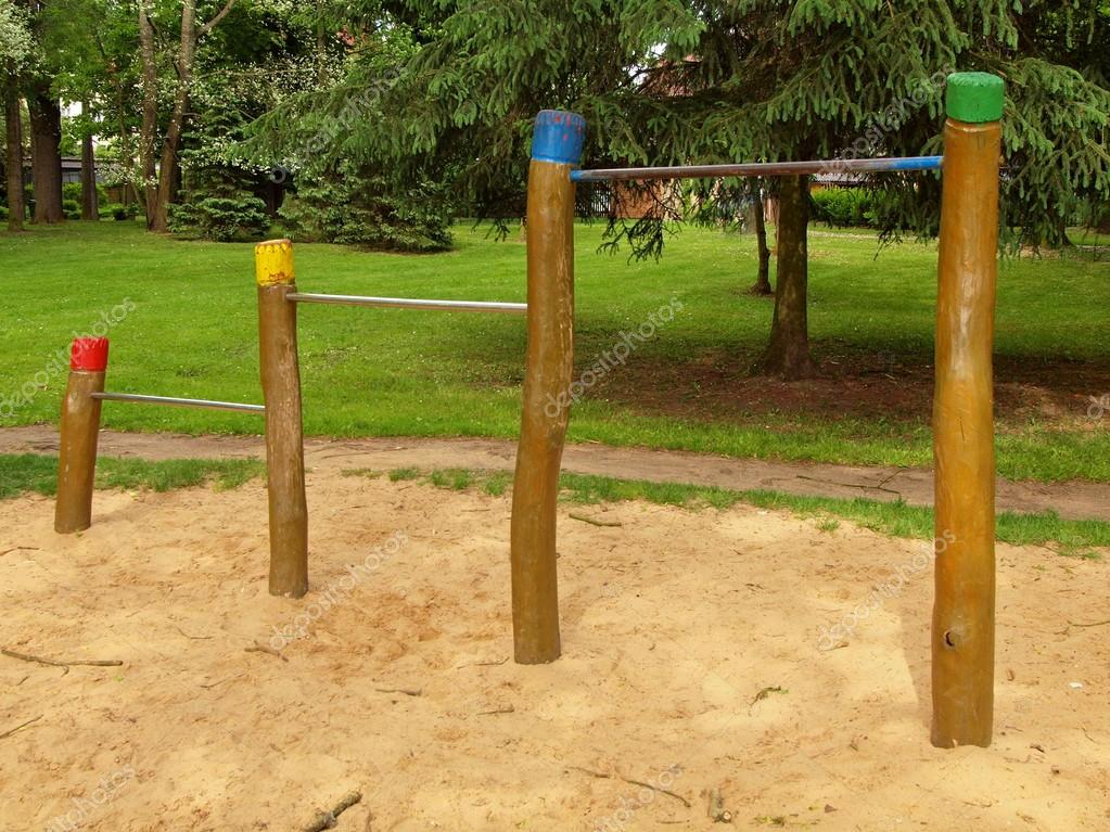 гранитный карьер красноярск. детская площадка столбы. перевал столбы красноярск. детская площадка столбы. столб на детской площадке.