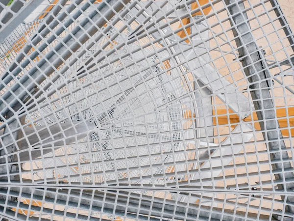Детальні Спіральні Металеві Сходи Видом Баштовий Тубус Цікаве Проектування Будівництво — стокове фото