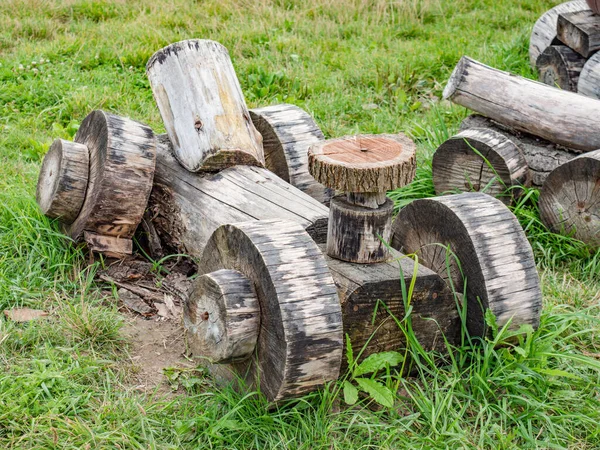 Niños Grandes Juguete Coche Deportivo Madera Patio Aire Libre Troncos — Foto de Stock