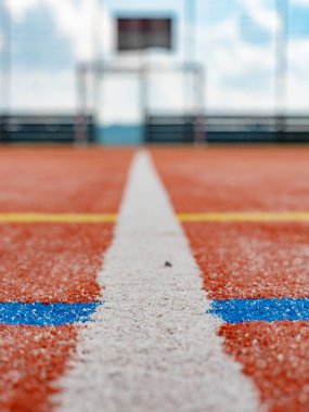Açık hava sporları sahasında beşe beş futbol. Halk stadyumu ve saraylı spor sahası