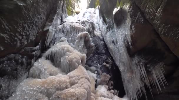 Frozen Large Waterfall Teplice Adrspach Rocks Park Winter Season Eastern — Video Stock
