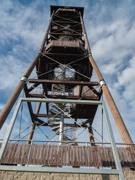 ビュータワーMajak プリツルカの丘の上の灯台プリツルカ村 南モラヴィア チェコの国の一部 素晴らしい夏の旅行先 ブドウ畑 展望台 — ストック写真