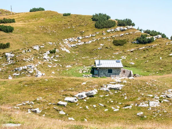 Casa Vacanze Pietra Nascosta Nel Prato Vicino Alla Cima Del — Foto Stock